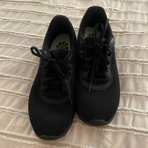 Nike tennis shoe size 9